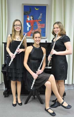 Unser derzeitiges Querflötentrio des Musikvereines, Catharina Erbacher, Hanna Specht und Theresa Gerber.